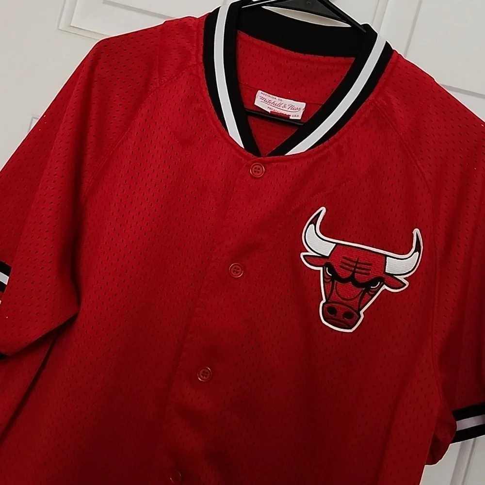Mitchell & Ness Chicago Bulls Red Retro Jersey - Picture 1 of 8